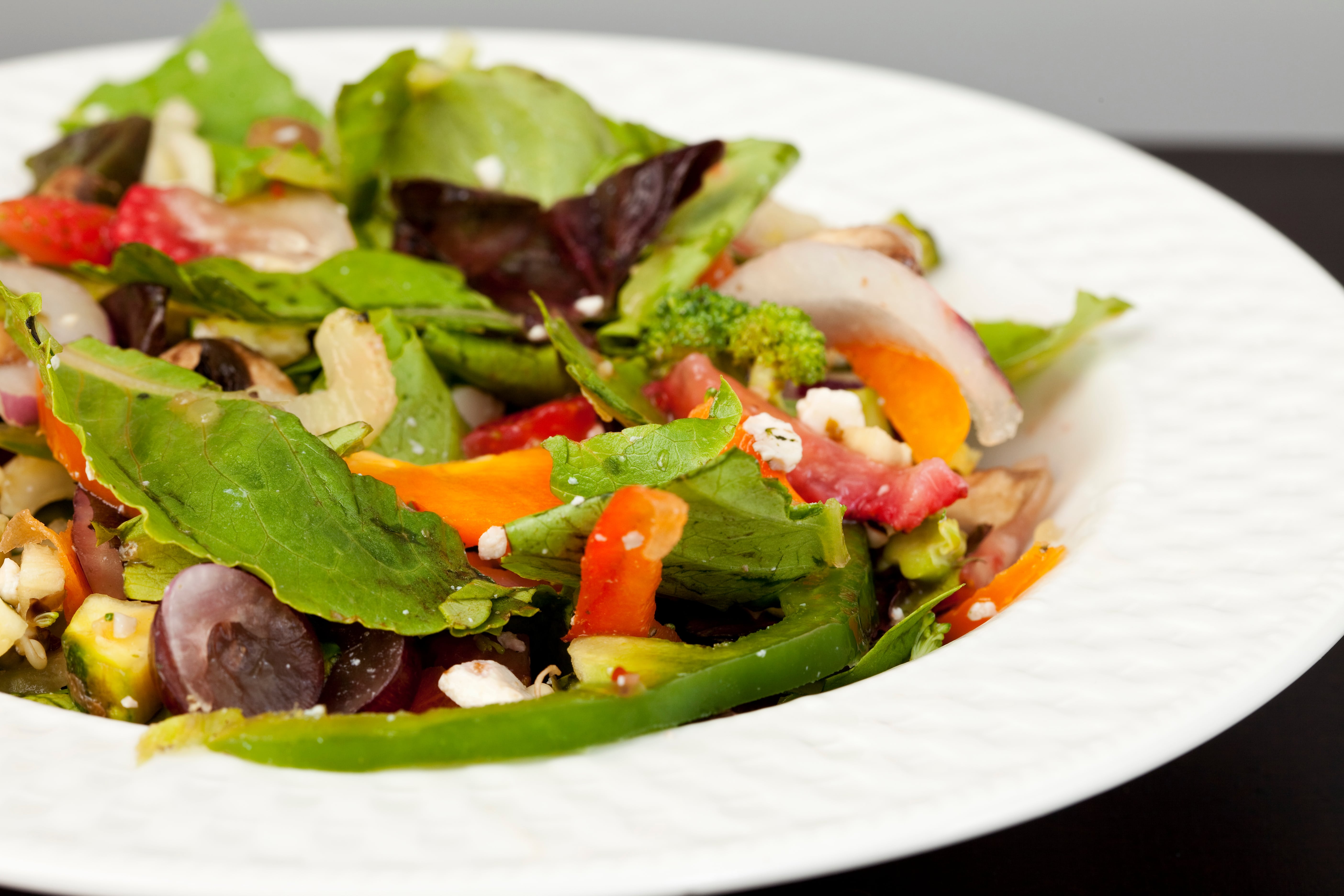Fresh vegetable salad with mixed greens
